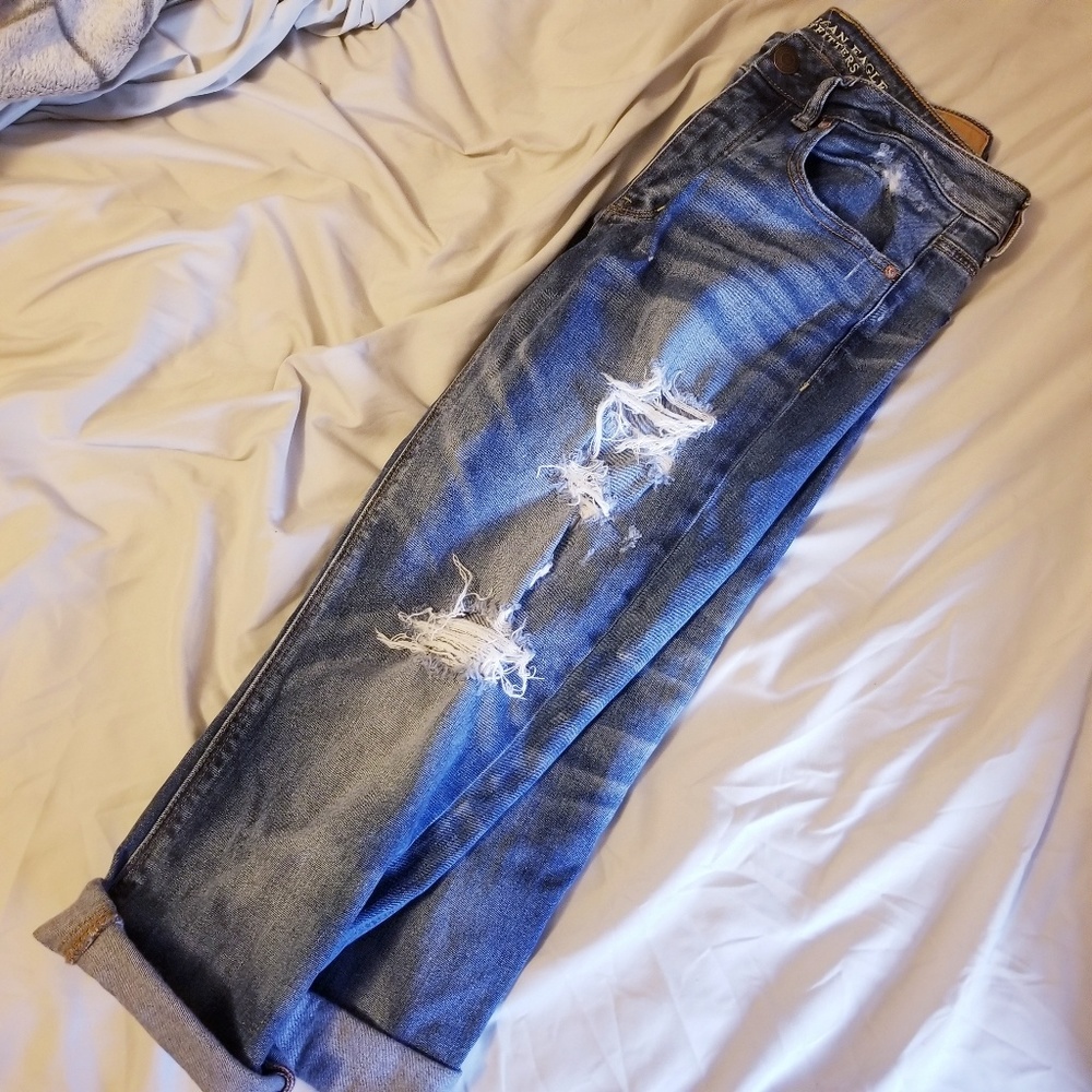 American Eagle tomgirl jeans in size 8 short